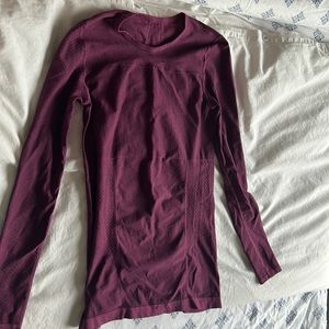 Fabletics athletic long sleeve shirt